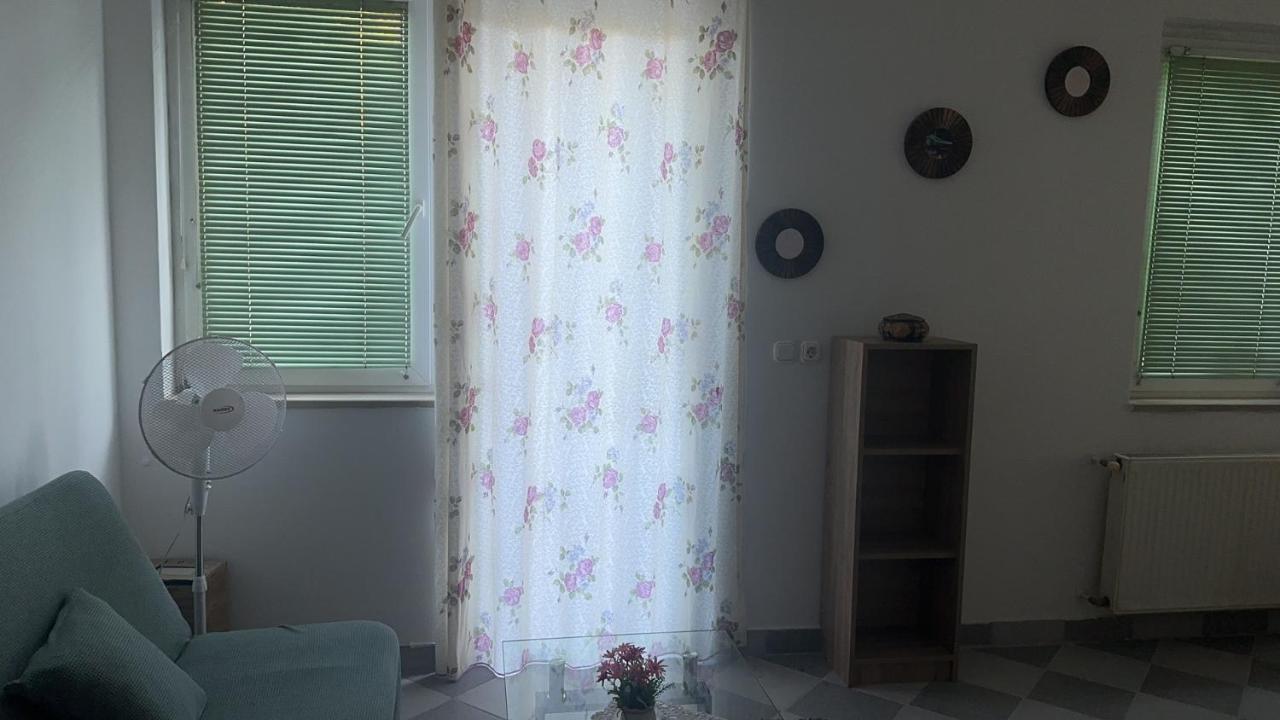 布达佩斯苹果酒店 Budapest Bagian luar foto