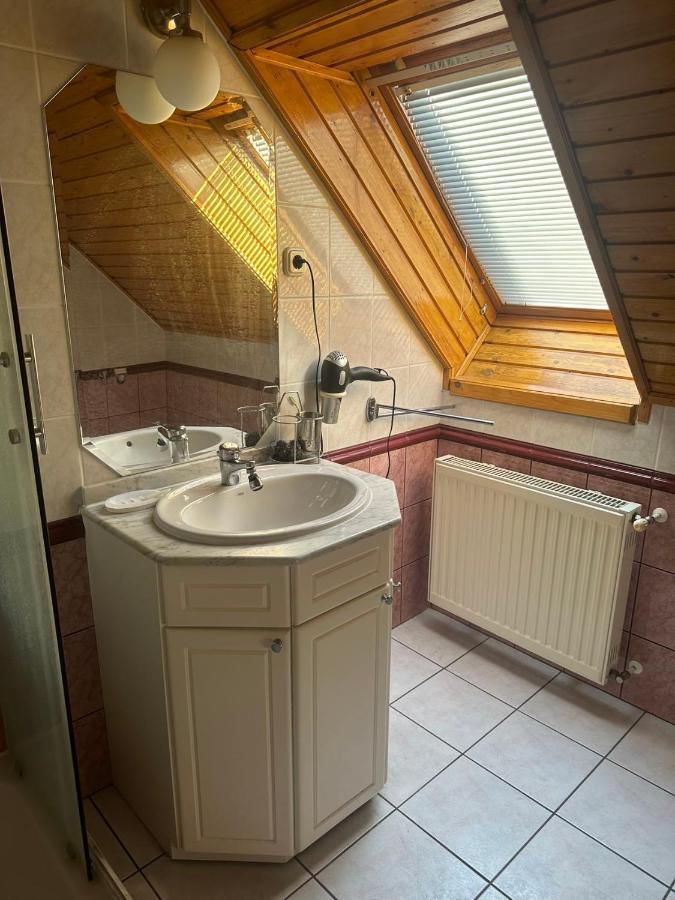 布达佩斯苹果酒店 Budapest Bagian luar foto